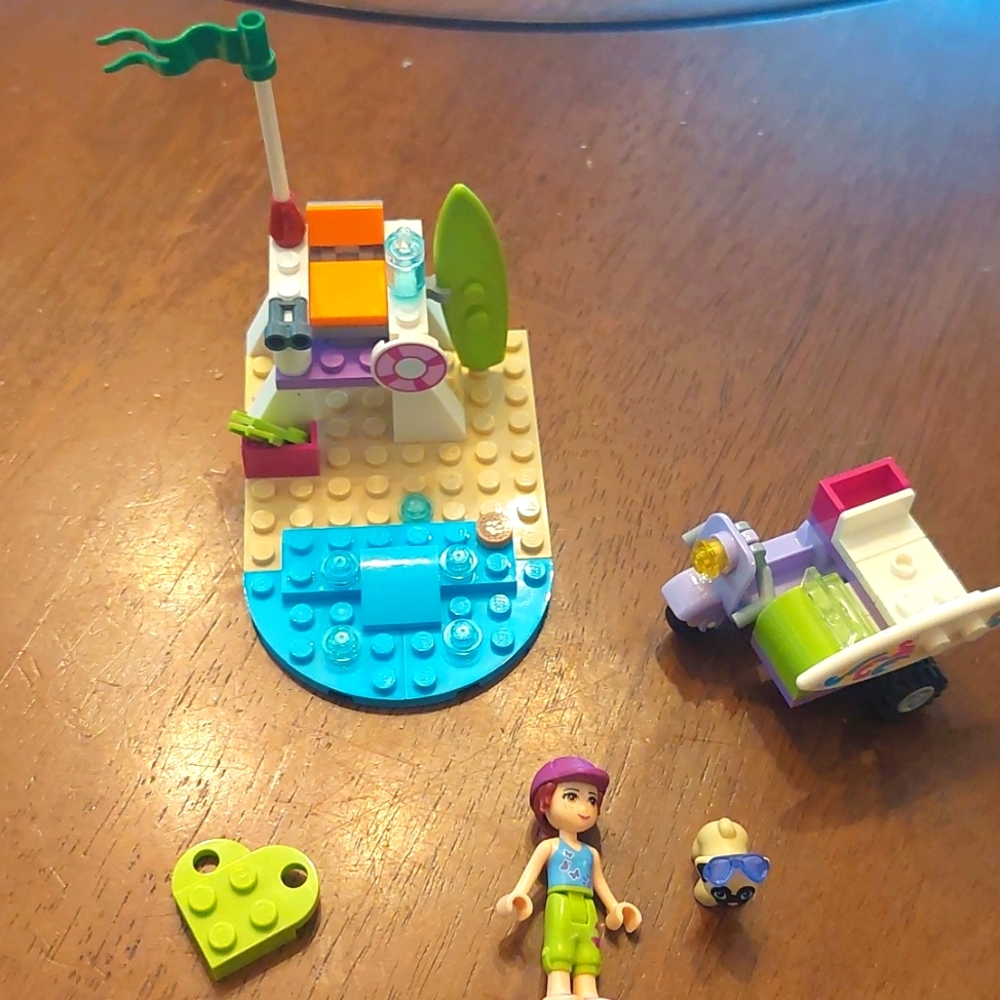 Lego Friend's Mia's Beach Scooter